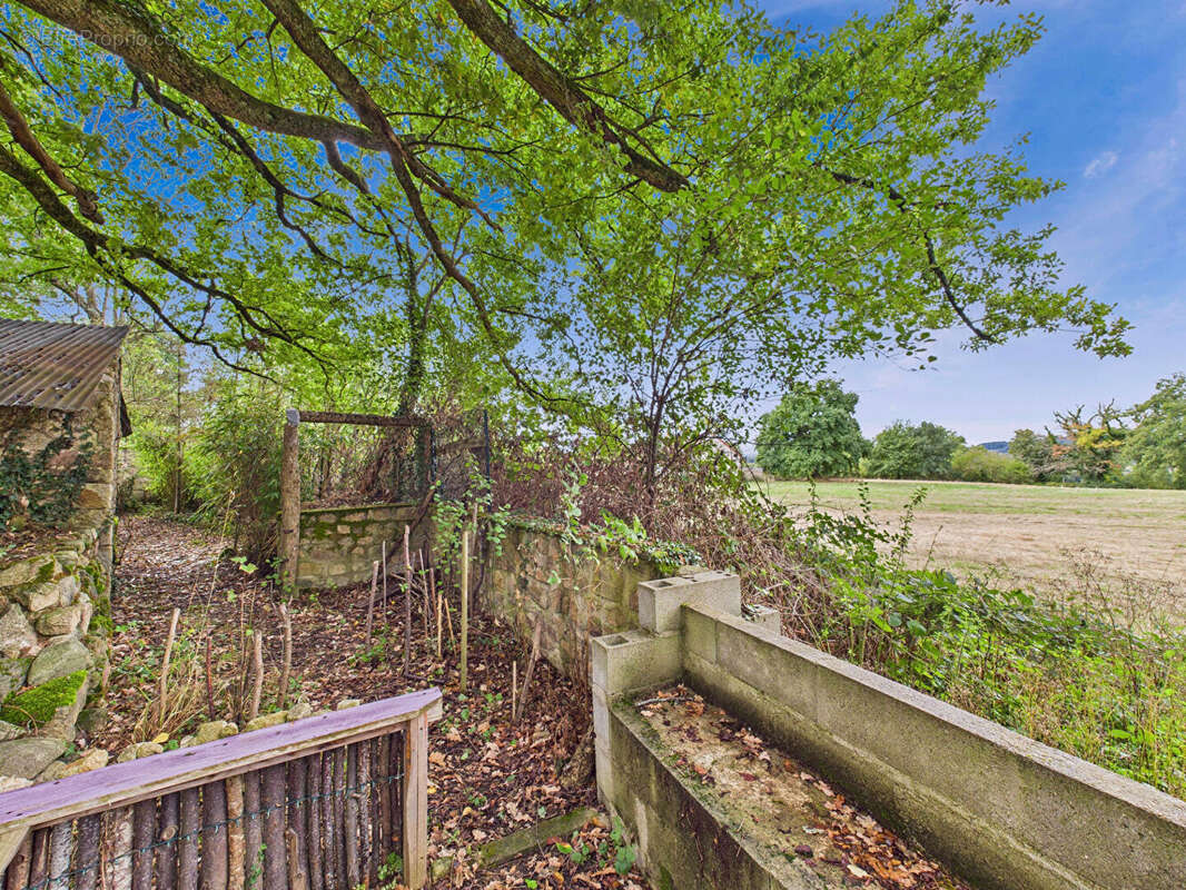 Maison à SAINT-MARCEL-EN-MARCILLAT