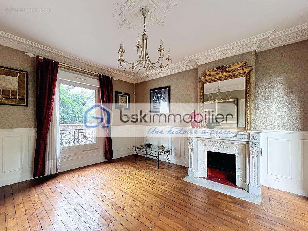 Maison à LES PAVILLONS-SOUS-BOIS