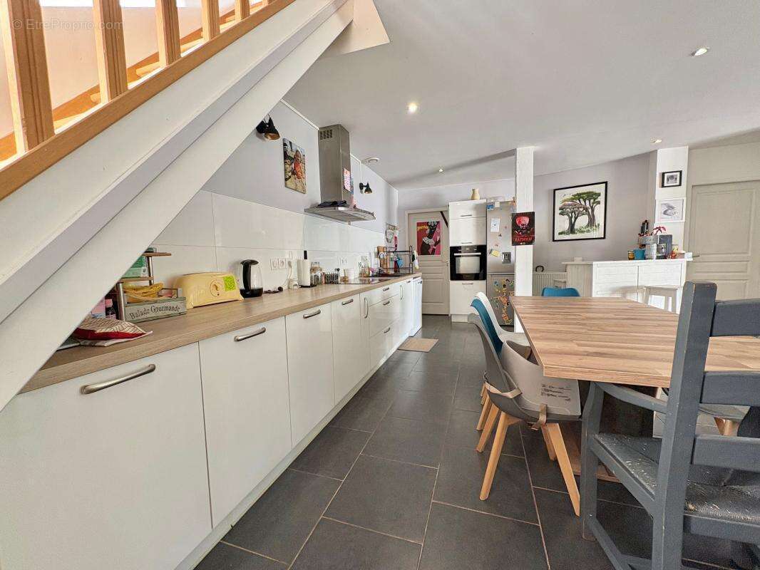 Appartement à CHENOVE