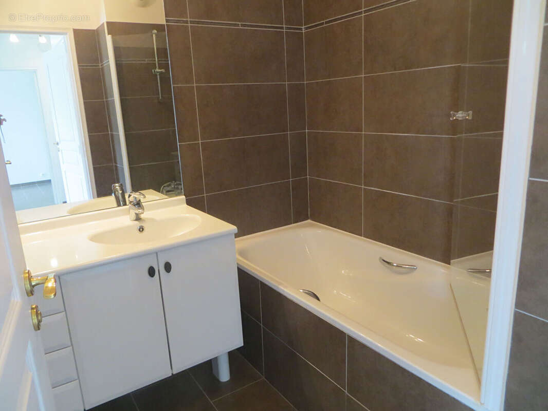 Appartement à LE PLESSIS-ROBINSON