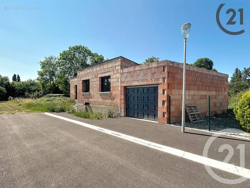 Maison à NEUFCHATEL-SUR-AISNE