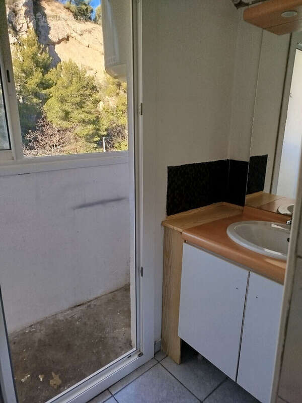 Appartement à PEYRUIS