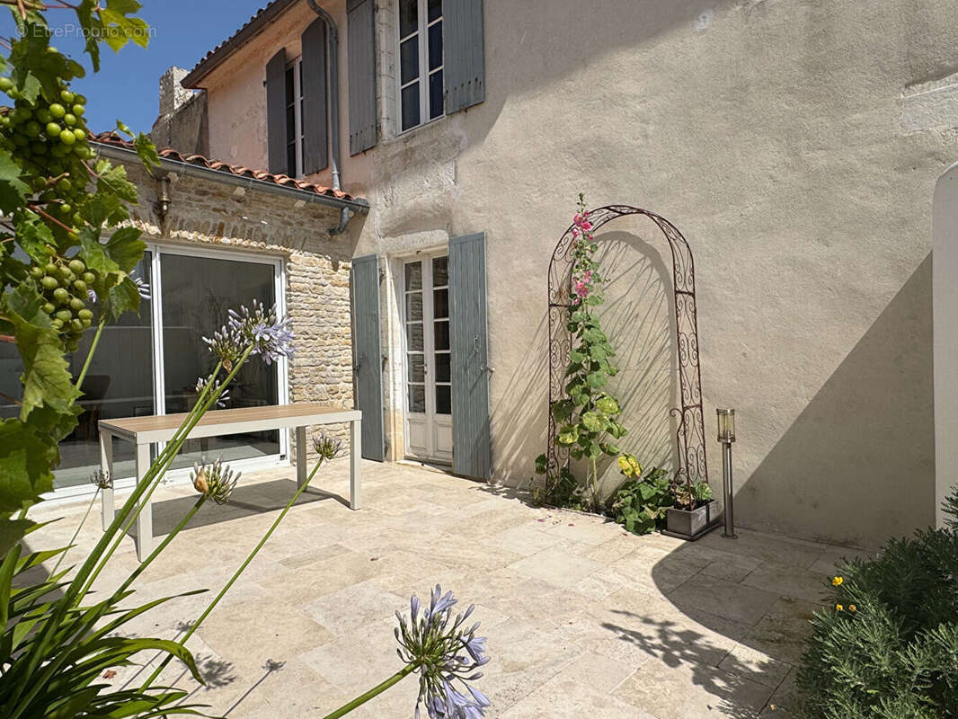 Maison à SAINT-CLEMENT-DES-BALEINES