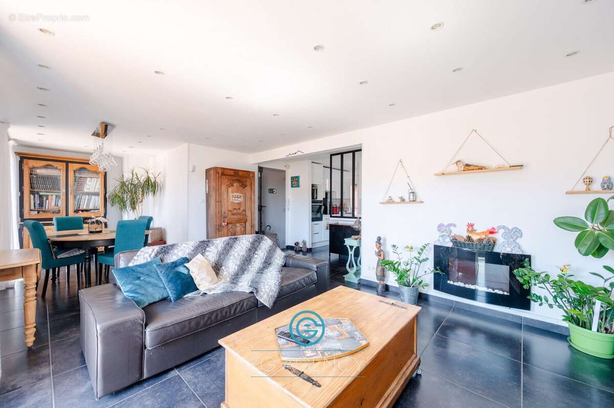 Appartement à MARSEILLE-9E