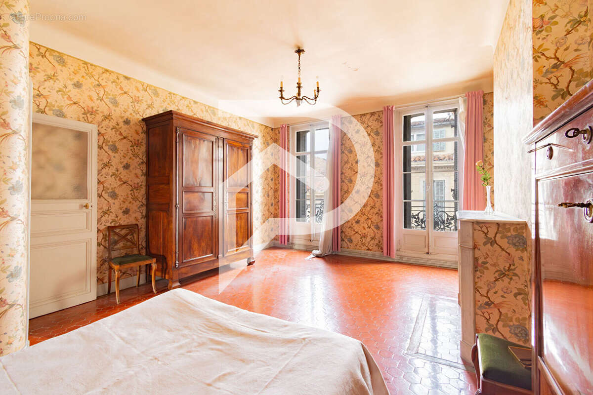 Appartement à MARSEILLE-5E