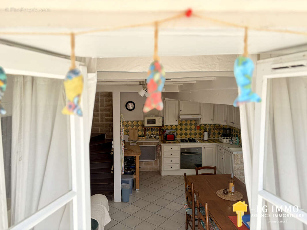 Maison à MORTAGNE-SUR-GIRONDE