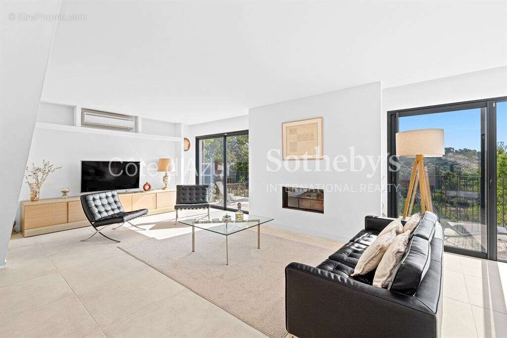 Villa d'architecte contemporaine à vendre à Vence avec piscine et appartement indépendant - photo 9