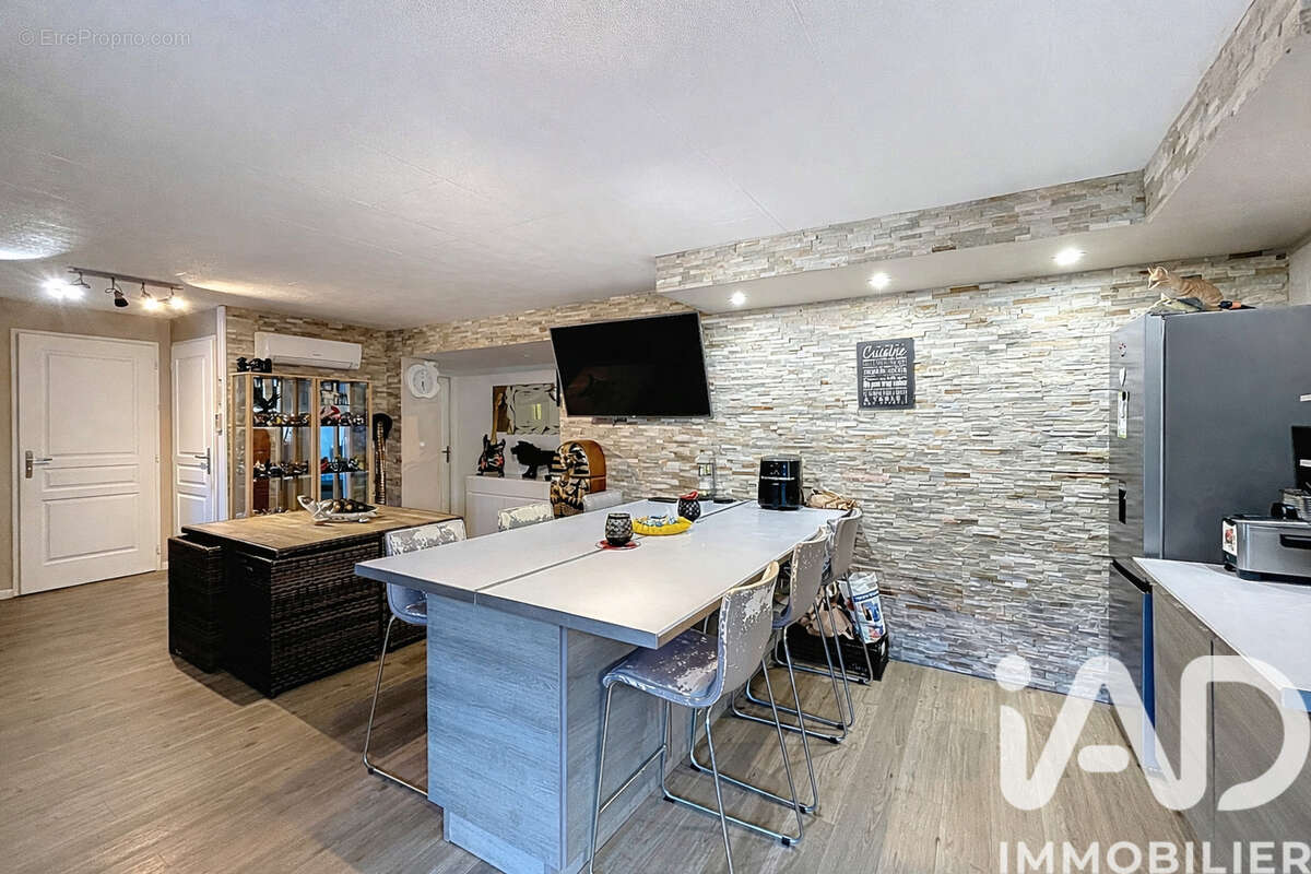 Maison 158 m² à Espes-Undurein  - photo 3