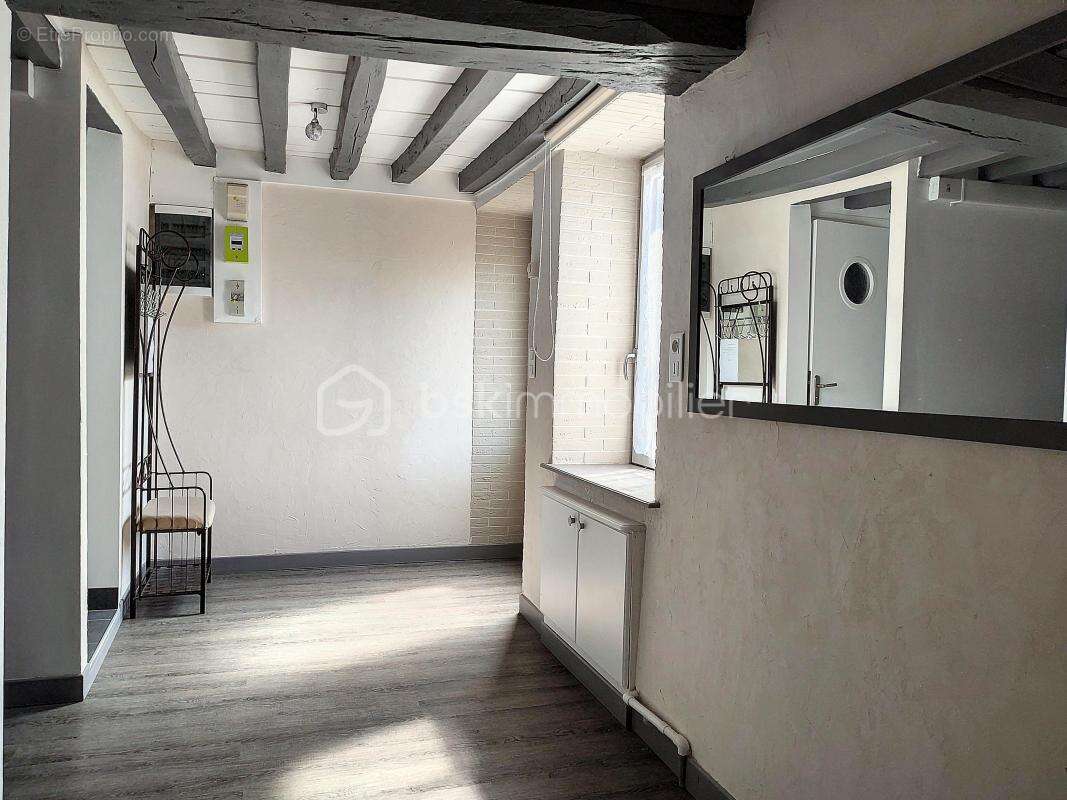 A VENDRE - Maison en pierre de 95 m2 dans un environnement calme - photo 3