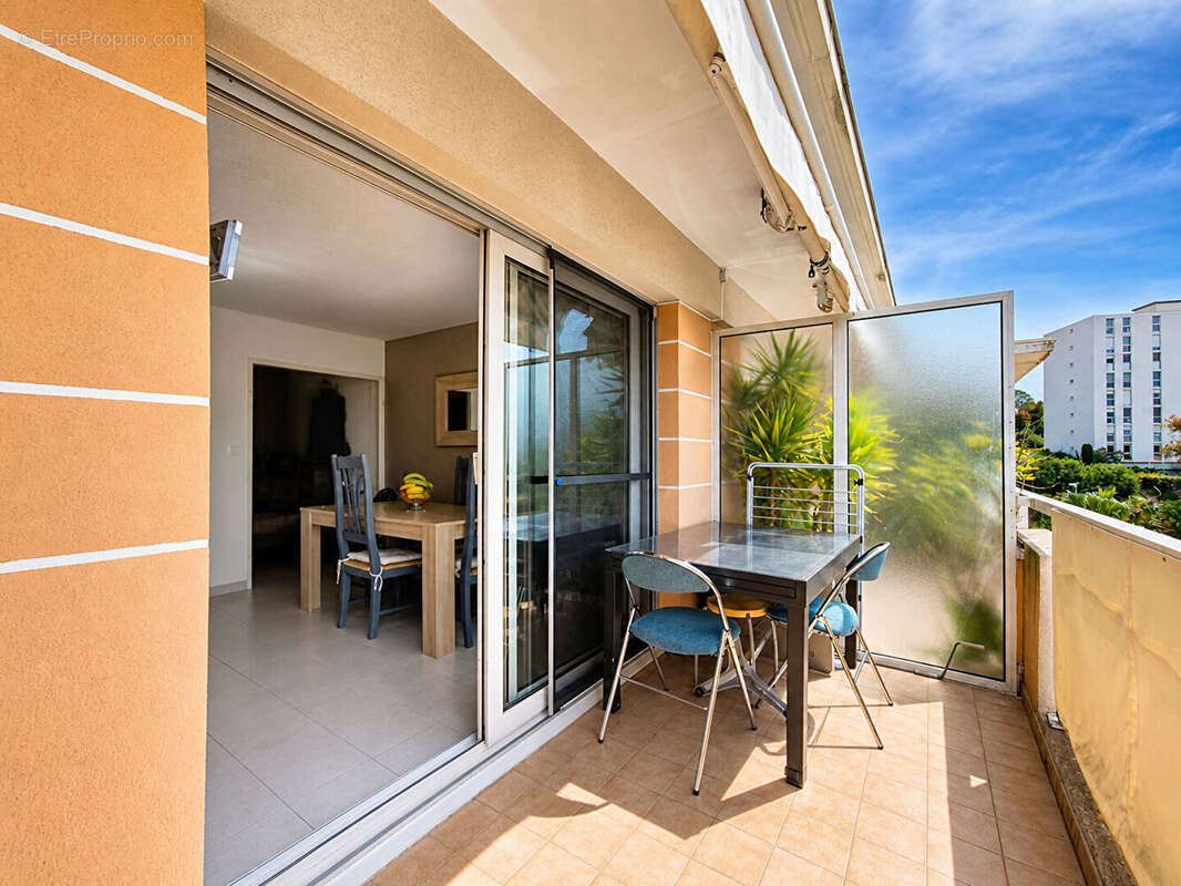 Appartement à LE CANNET