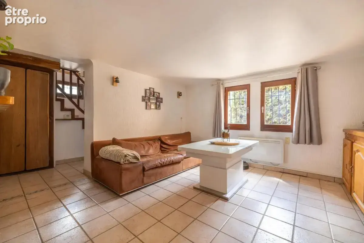 Maison de 7 pièces de 135 m² à Sainte-Geneviève-des-Bois - photo 3