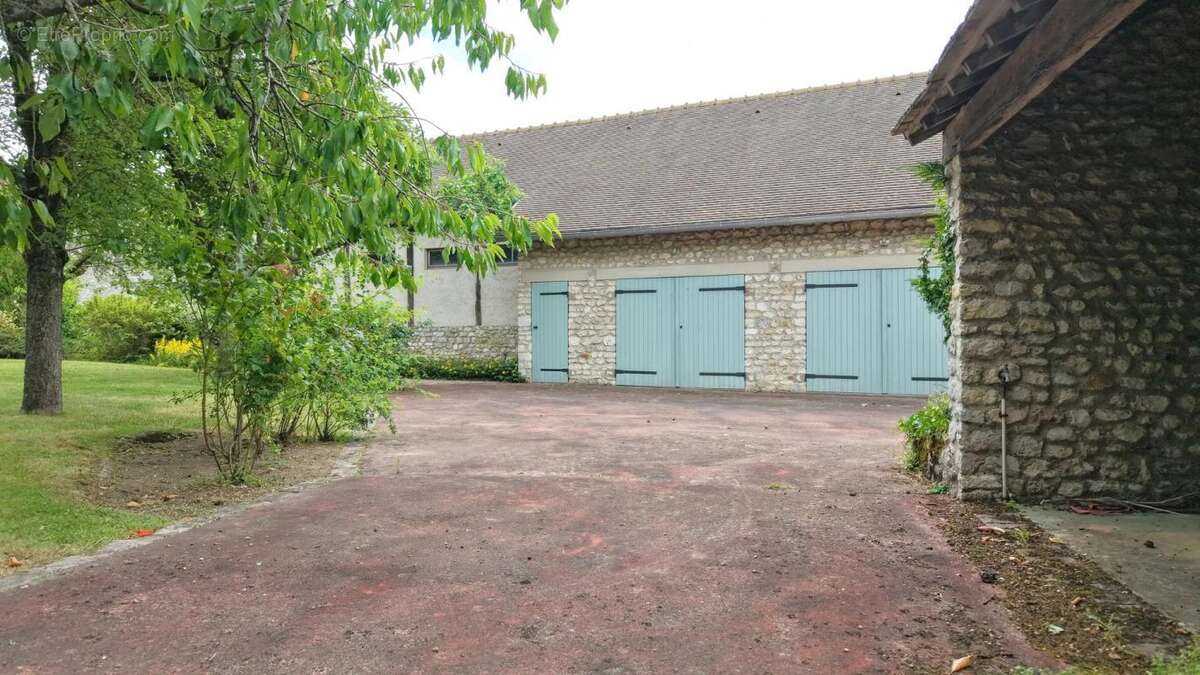Maison à DAMMARTIN-EN-SERVE