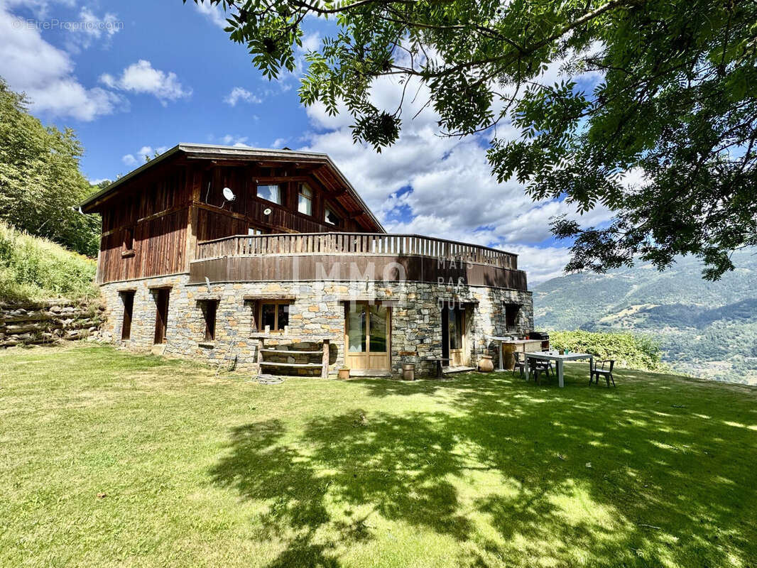 Maison à LES CHAPELLES