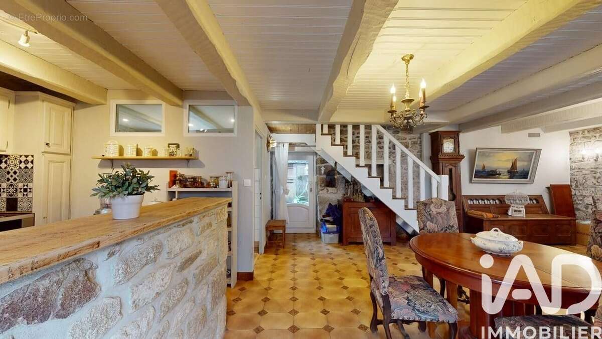 Photo 7 - Maison à LOCRONAN