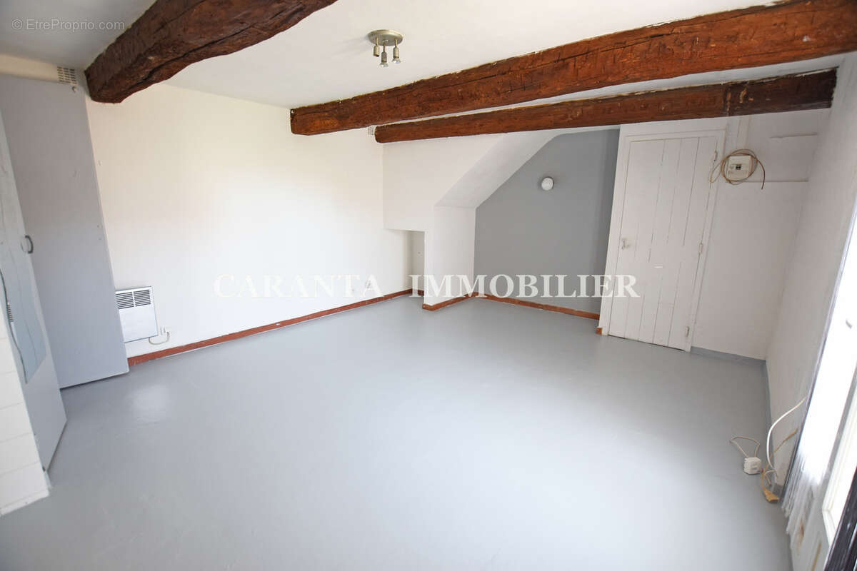 Appartement à GRIMAUD