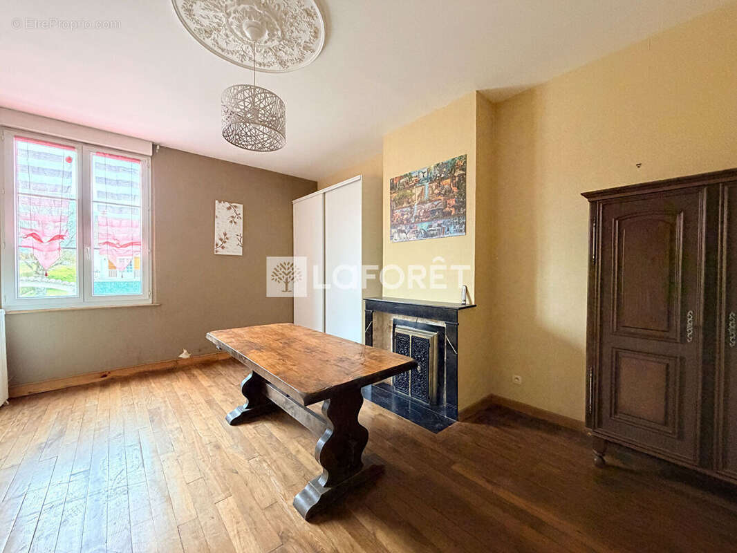 Maison à SAINT-JEAN-SUR-TOURBE