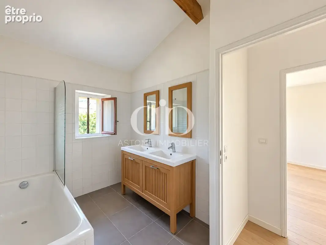 Roquevaire   le charme d’une bâtisse ancienne, l’esprit d’une maison et 300 m2 de jardin privatif - photo 19