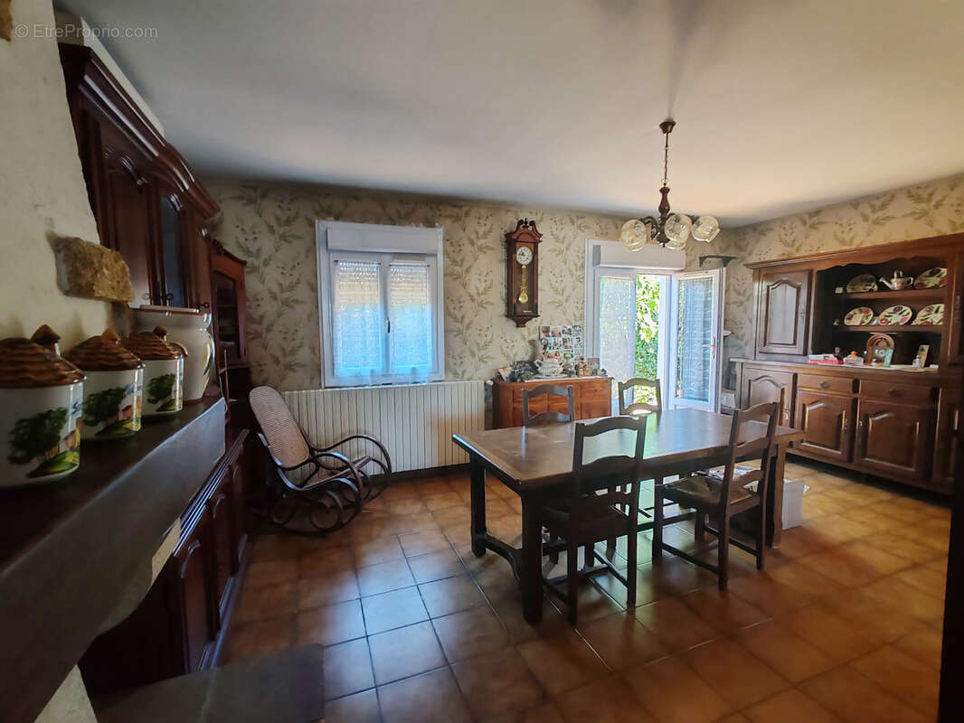 Villa T5 terrain clos et arboré de 416 m2- Quartier Mayolle - photo 7