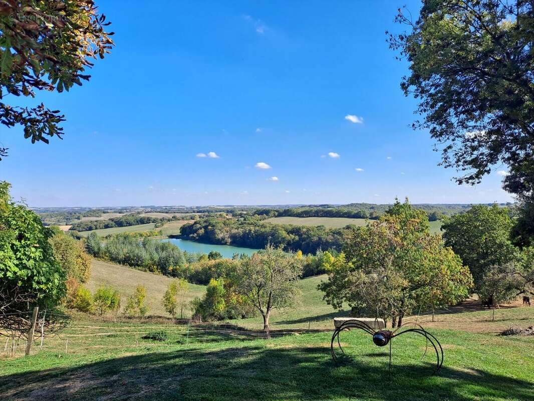 Autre à VIC-FEZENSAC