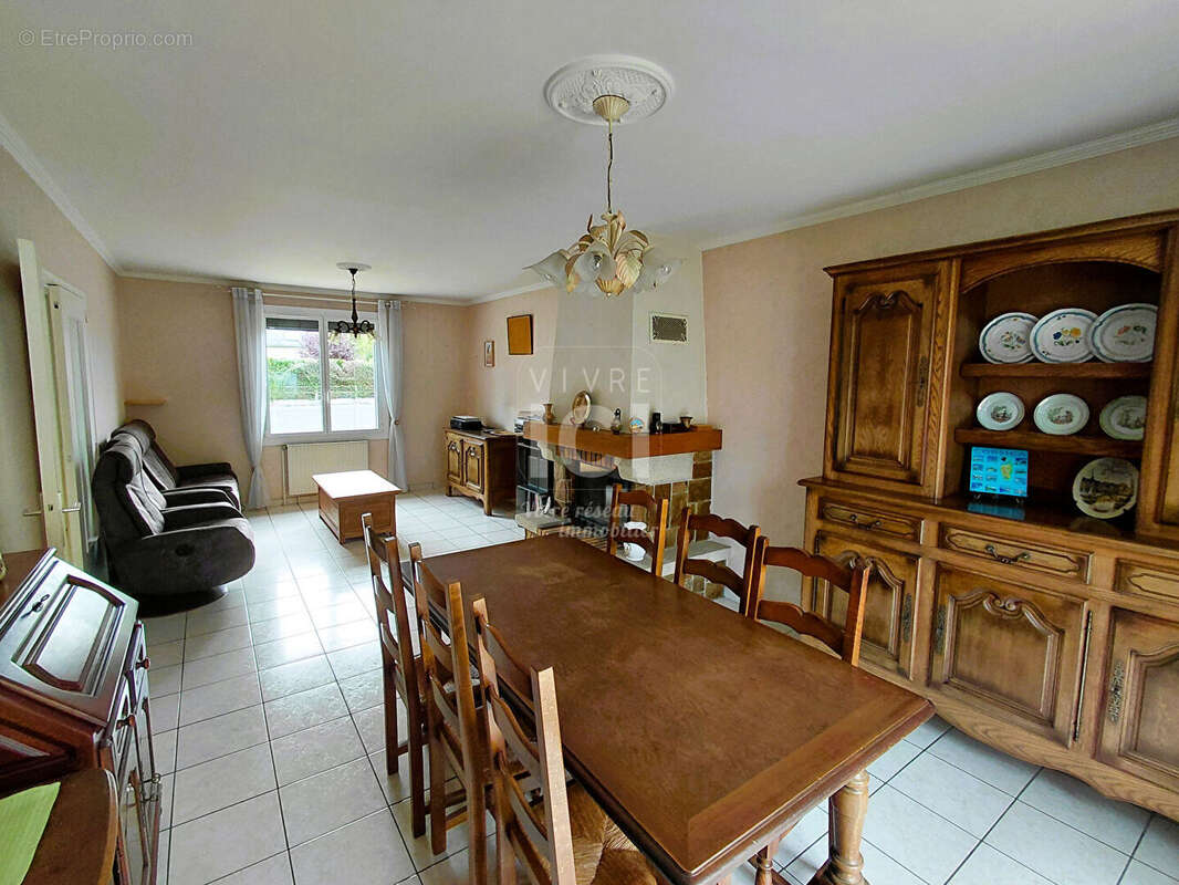 Maison à SAINTE-LUCE-SUR-LOIRE