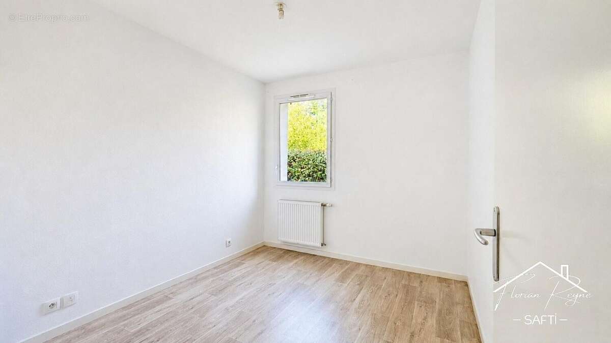Photo 9 - Appartement à PAREMPUYRE