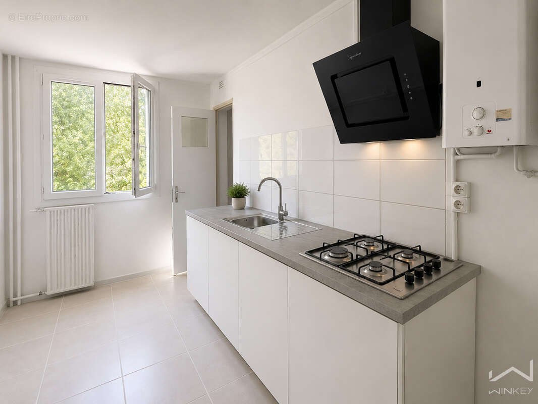 Isabelle di natale vous présente en exclusivité sur pierrelatte    appartement sans travaux  100m2 - 4 chambre - photo 2