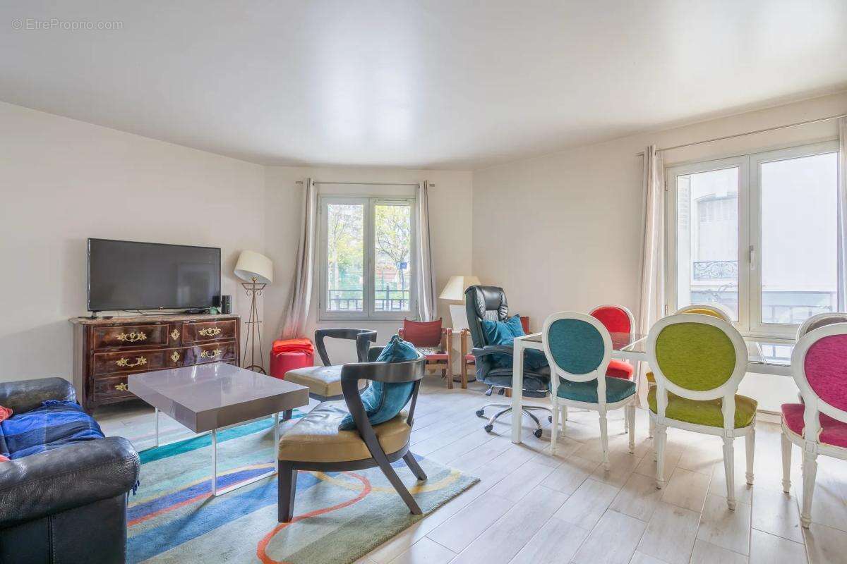 Appartement à PARIS-14E