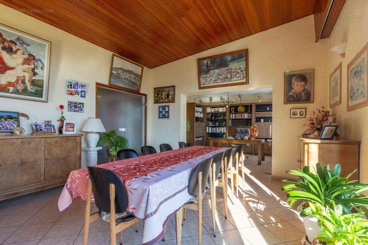 RUPT SUR MOSELLE (88)A vendre propriété T 10 pièces de 195m² sur sous sol + 4 box à chevaux +rucher, terrain 3.6 hectares - photo 19