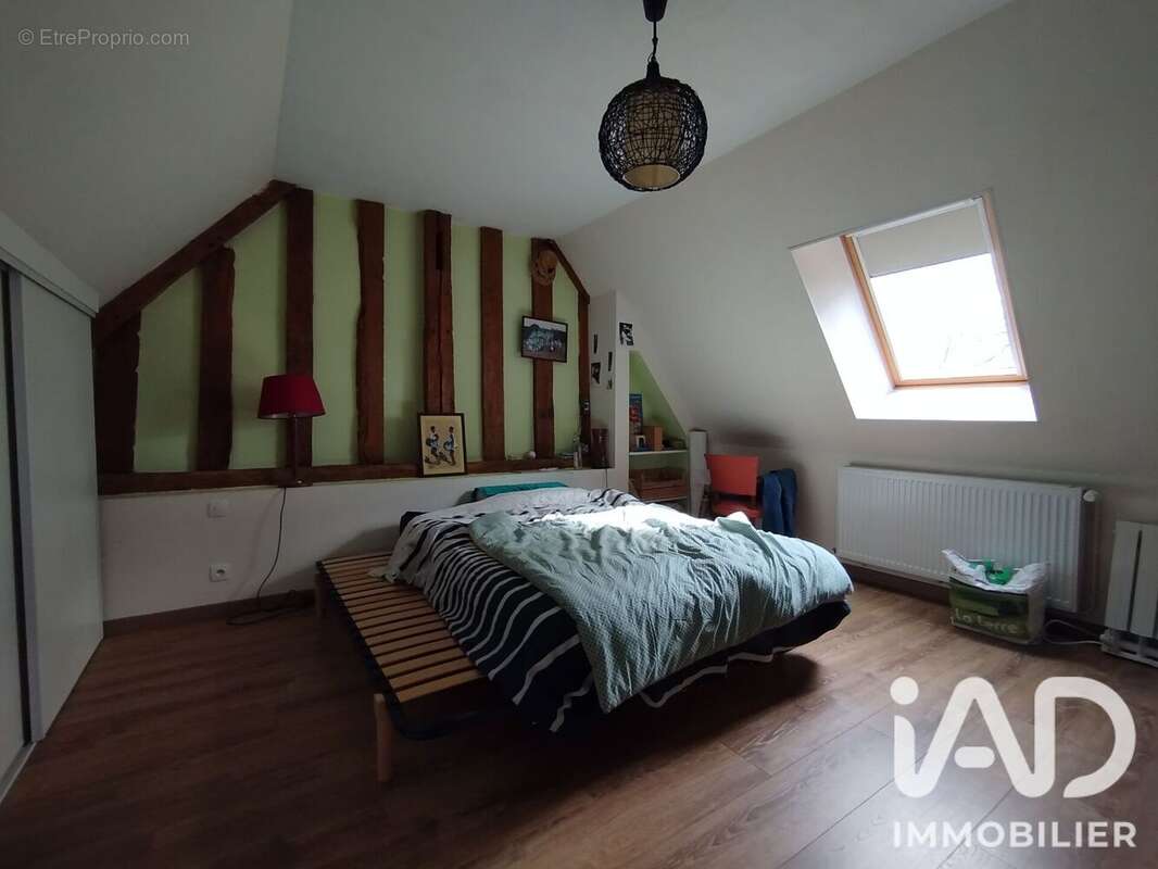 Maison 188 m² à Saint-Aubin-Des-Coudrais  - photo 9