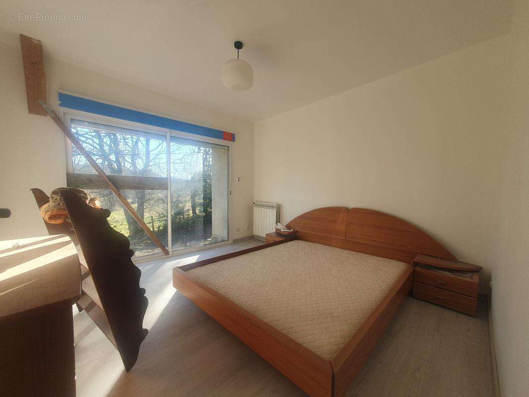 Maison à VERNEUGHEOL