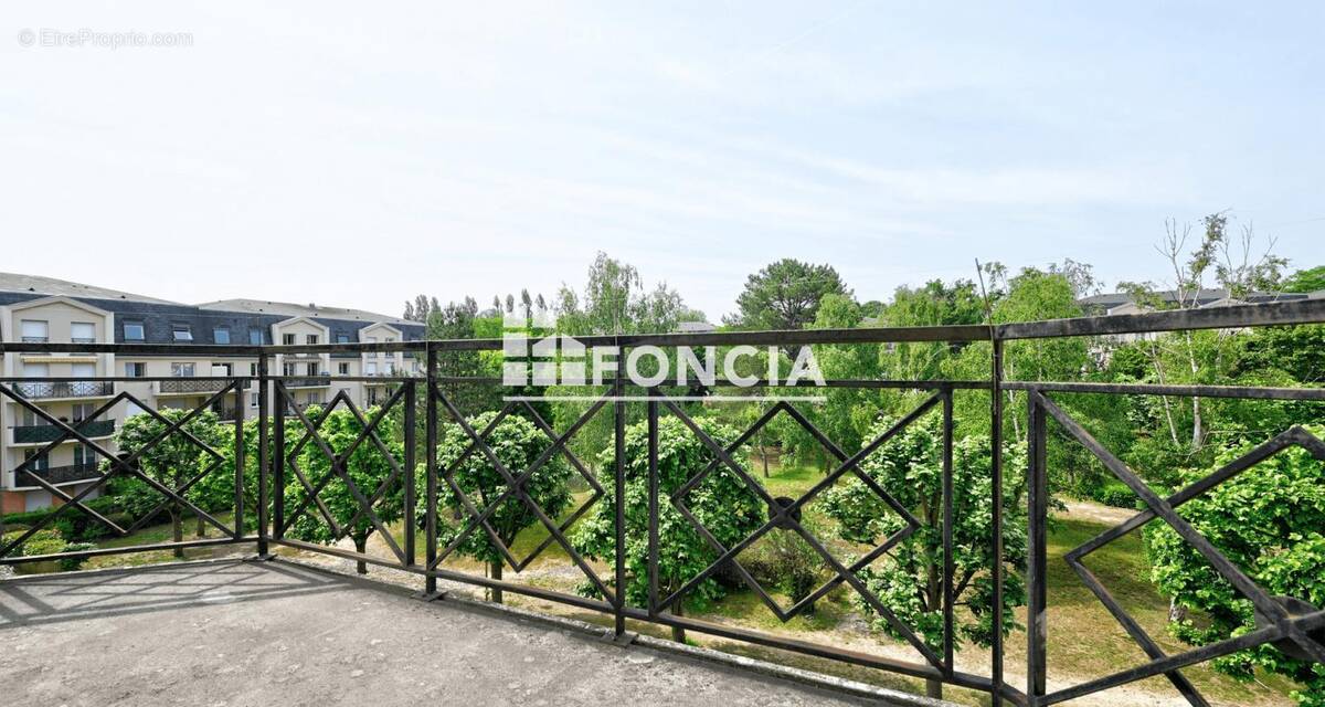 Appartement à VERNEUIL-SUR-SEINE