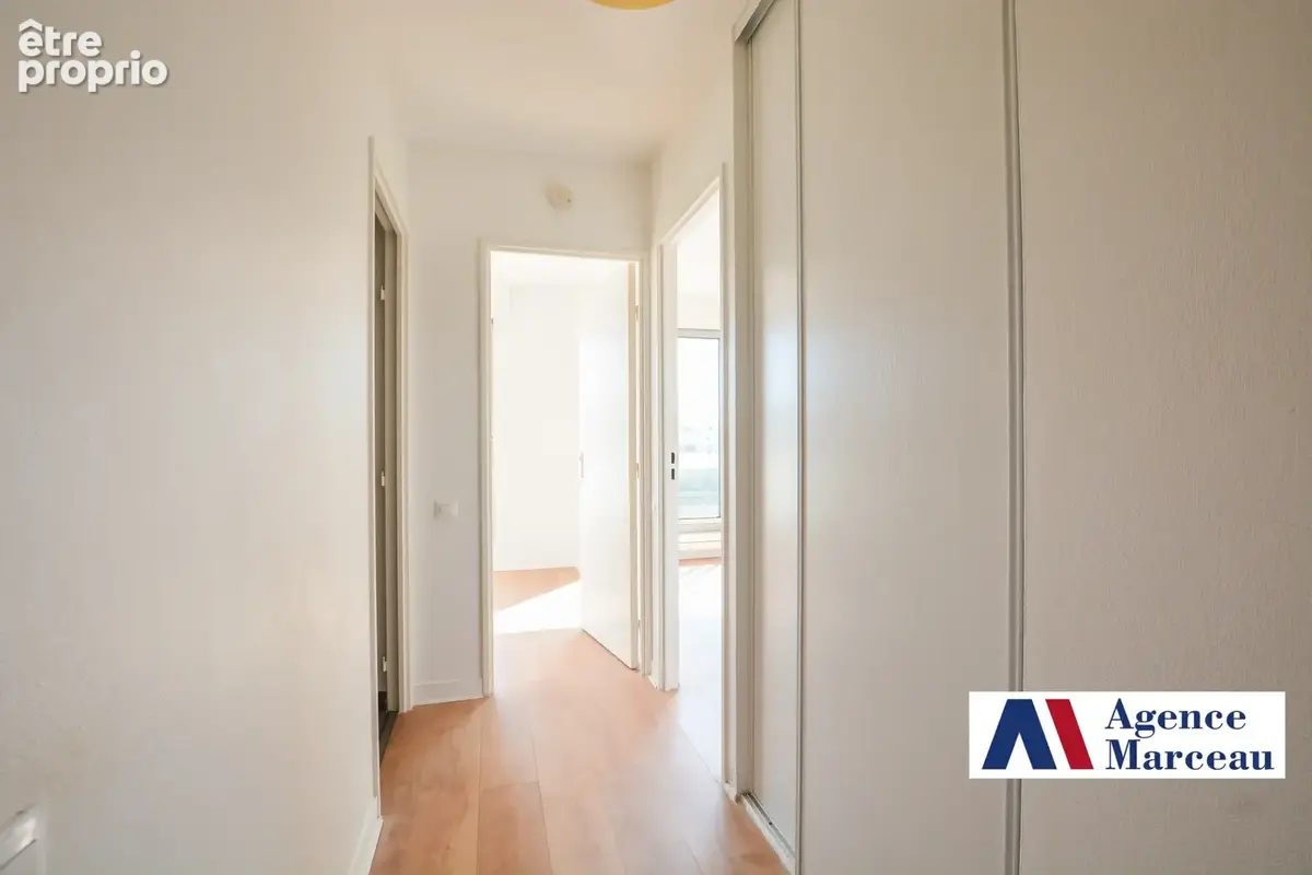 F2 avec balcon+ Cave & Box en option - photo 3