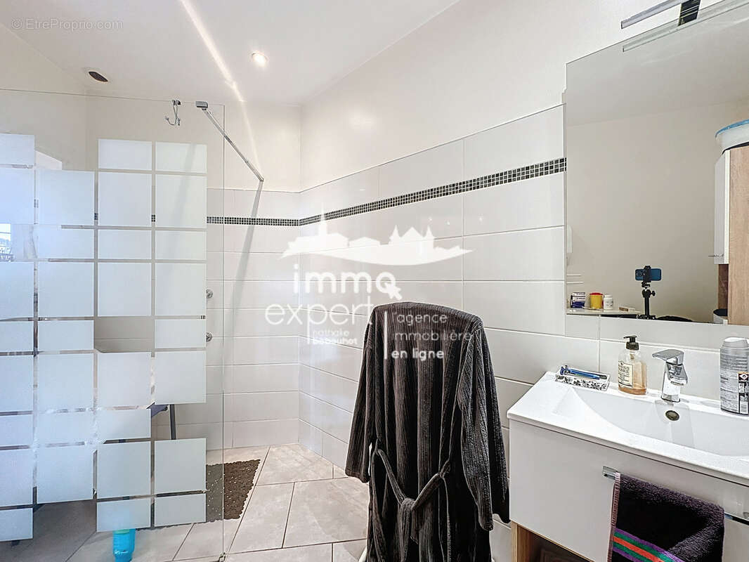 Appartement à MIRECOURT