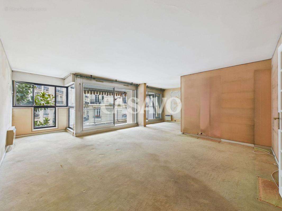 Appartement à NEUILLY-SUR-SEINE