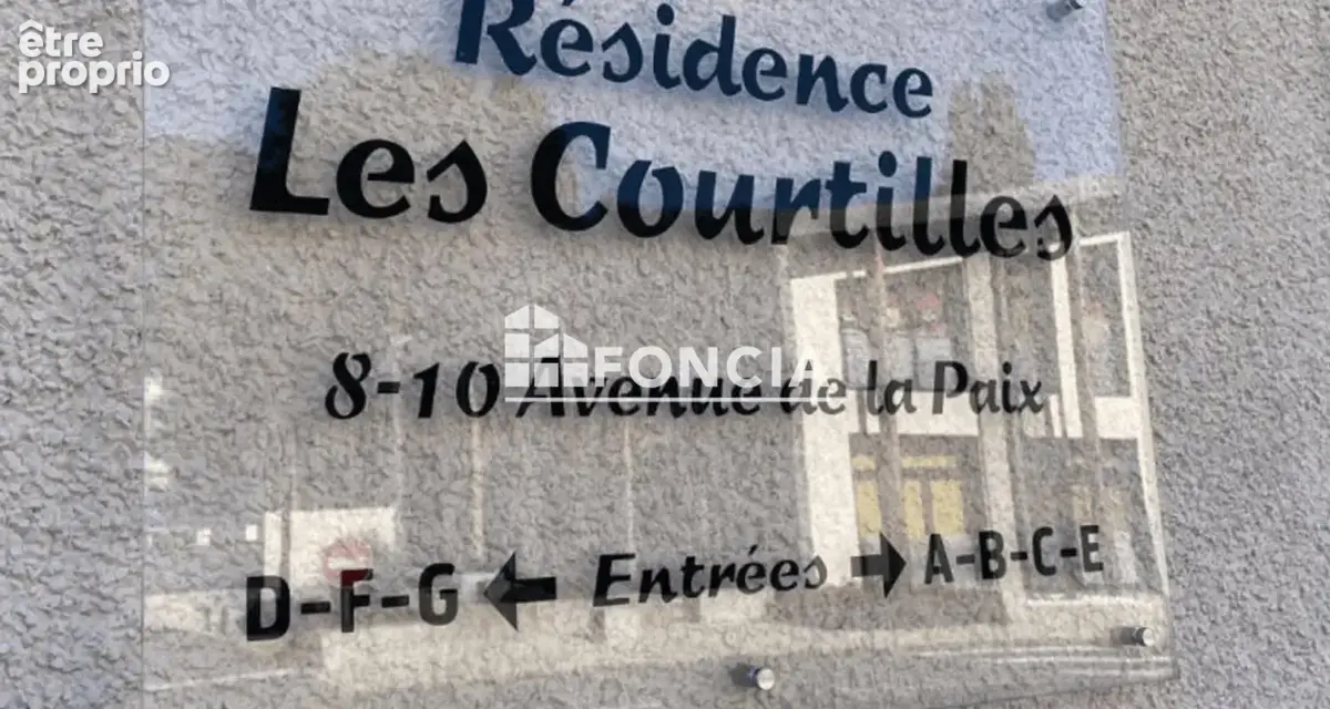 Parking à LEVES