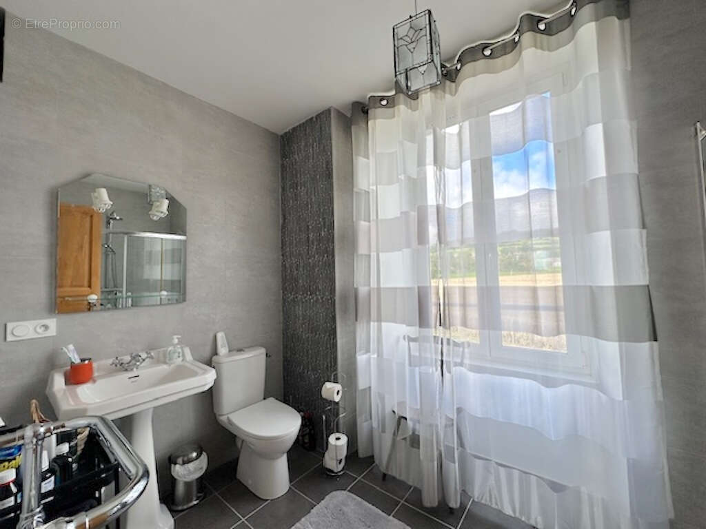 Maison à TESSY-SUR-VIRE