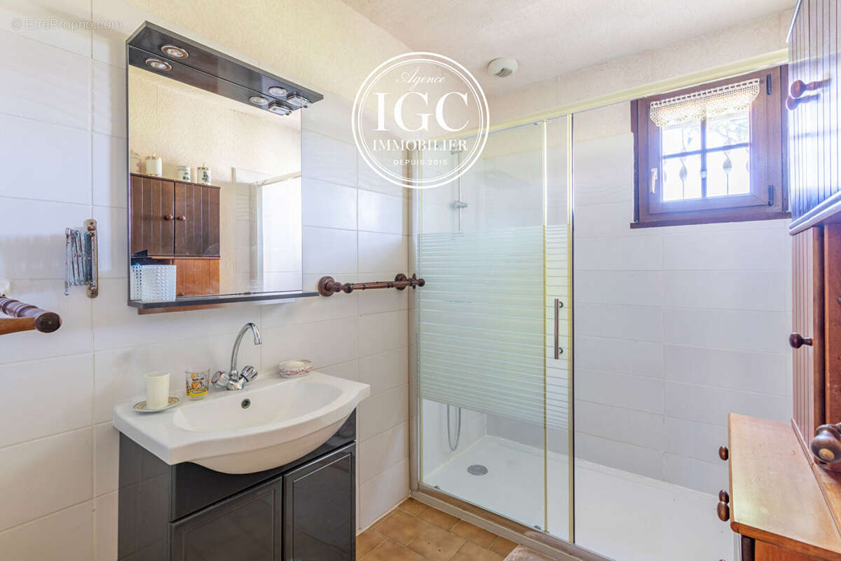 Maison à CHATEAUNEUF-LES-MARTIGUES