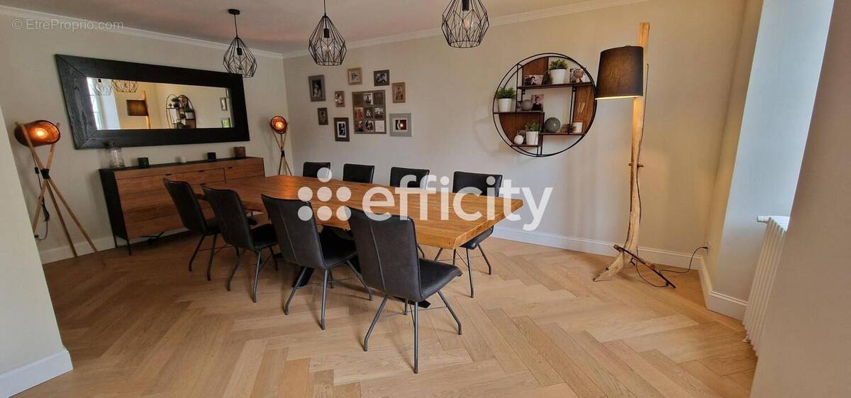 Maison à SAINT-GENIS-D&#039;HIERSAC