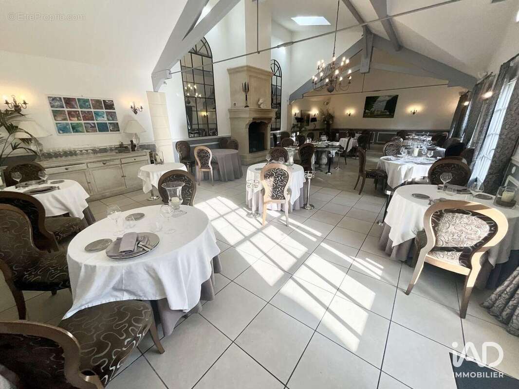 Photo 8 - Commerce à CHANTILLY