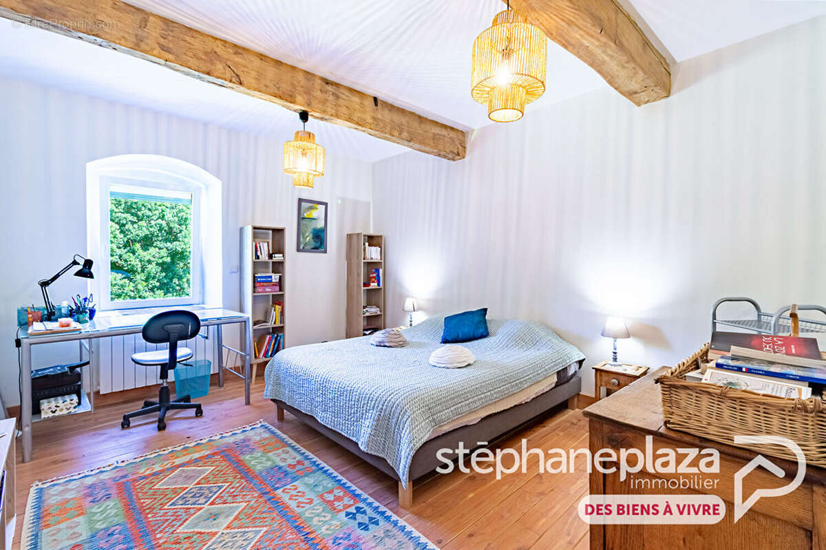 Maison à SAINT-ETIENNE-SUR-CHALARONNE