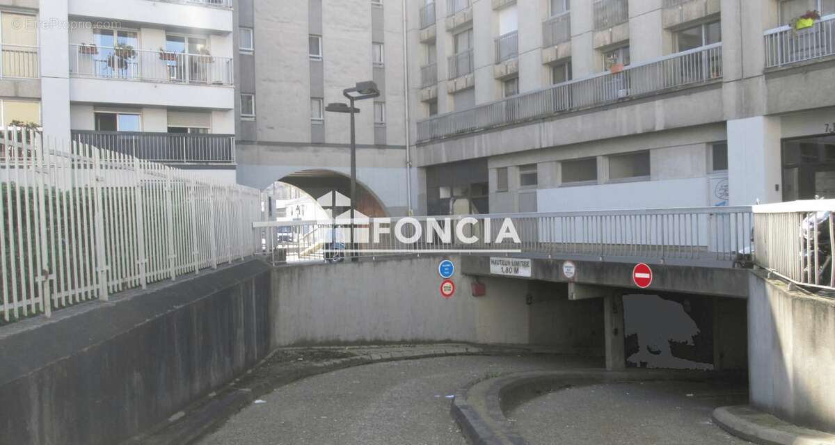 Parking à PARIS-10E