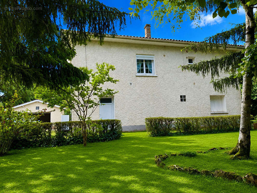 Maison à CANCON