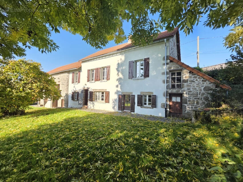 Maison à SAINT-GERVAIS-D'AUVERGNE