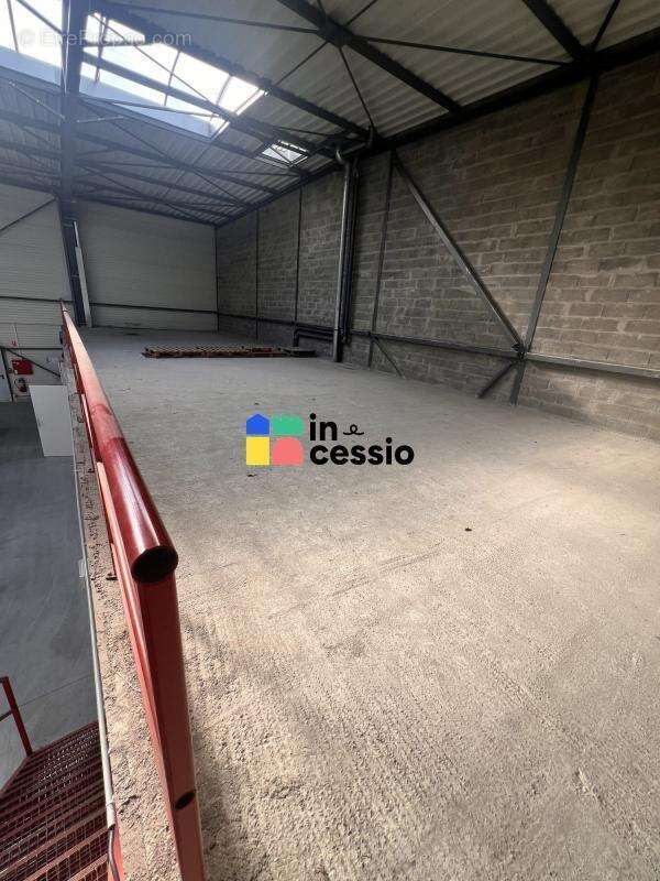 ? bâtiment d'activité indépendant – emplacement strat? - photo 16
