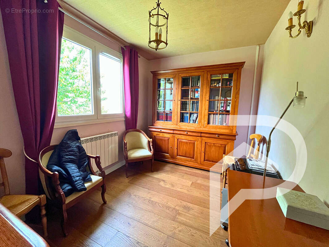 Maison à ESTREES-SAINT-DENIS