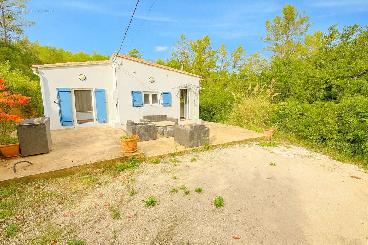 Maison à SOLLIES-TOUCAS