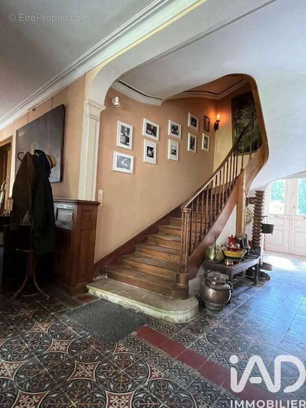 Maison 558 m² à Ternay  - photo 8