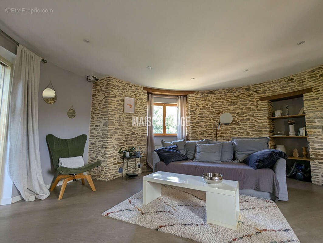 Maison à LE TOUR-DU-PARC