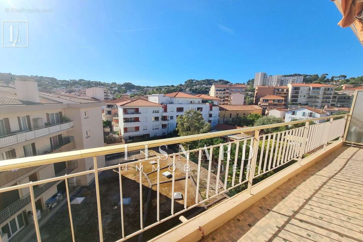 Appartement à VALLAURIS