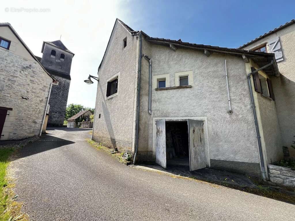 Maison à LAUZES